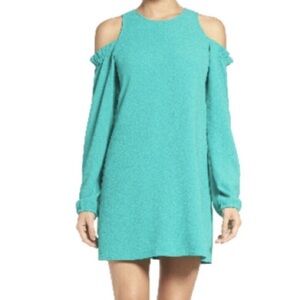 Charles Henry cold shoulder sea foam green shift dress size medium.